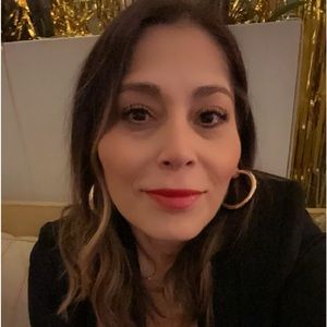 Meet your Posher, Esmi